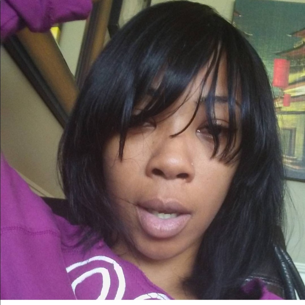Meet your Posher, Tiyonia